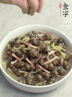 出鍋，撒點蔥花。